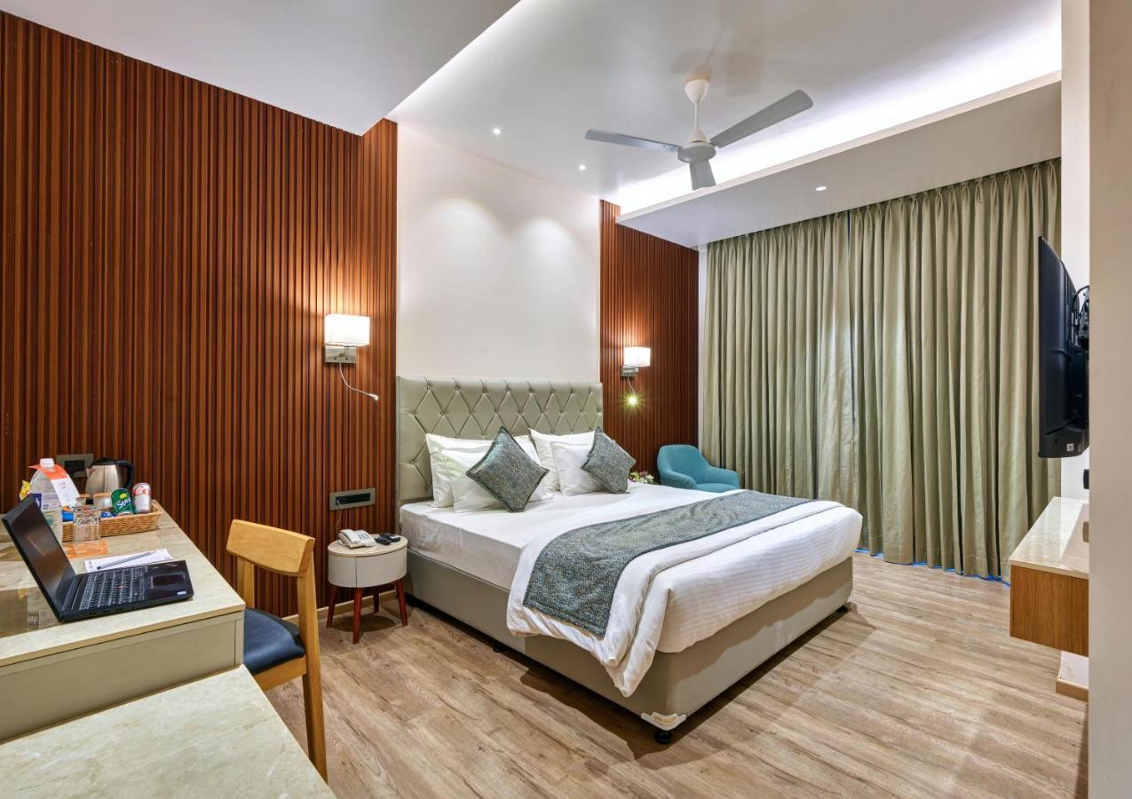 Regenta Place Raysons كولهابور المظهر الخارجي الصورة