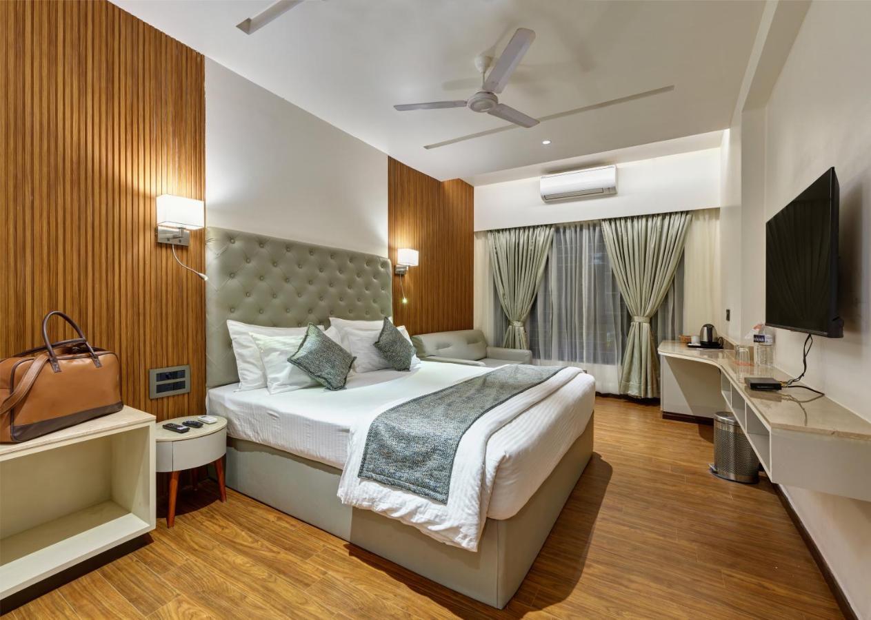 Regenta Place Raysons كولهابور المظهر الخارجي الصورة