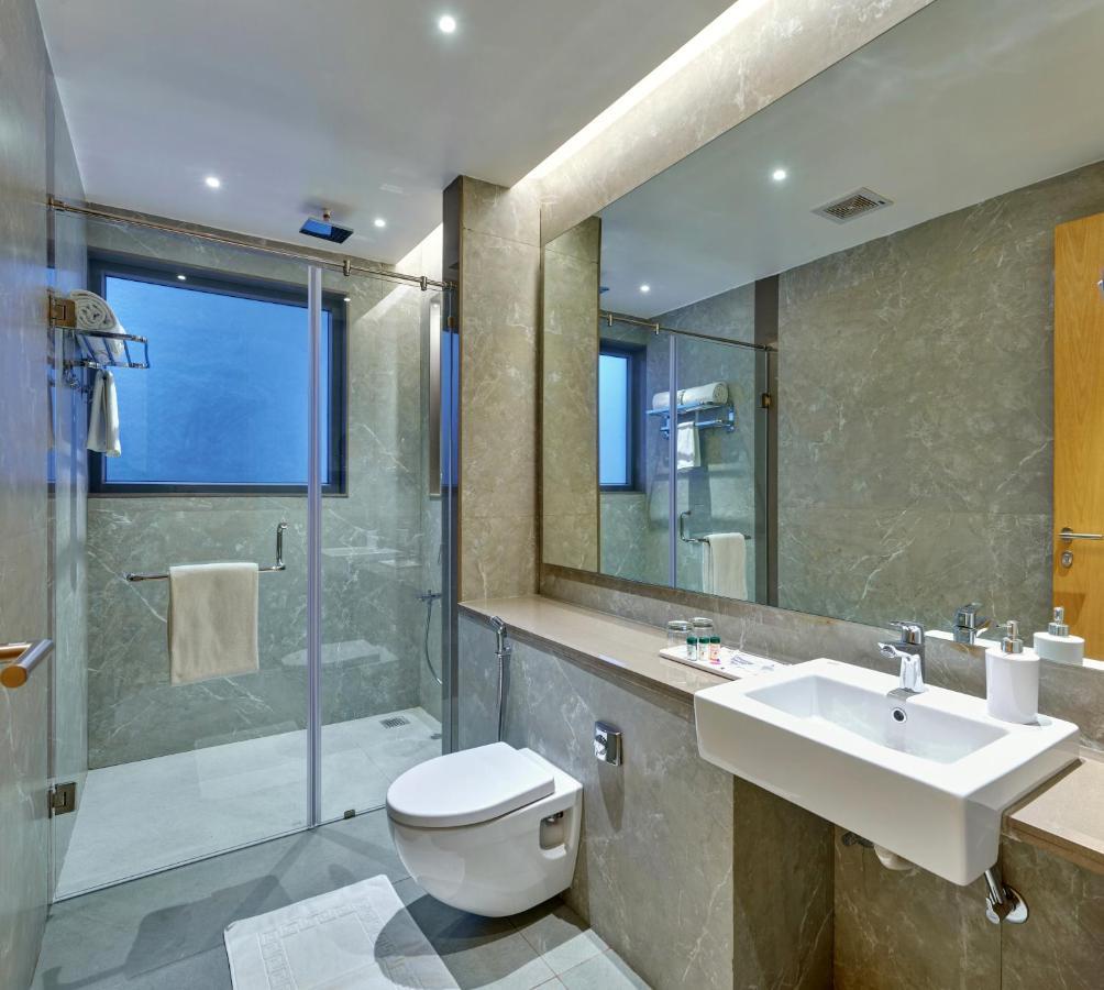 Regenta Place Raysons كولهابور المظهر الخارجي الصورة