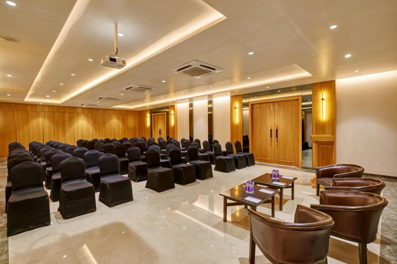 Regenta Place Raysons كولهابور المظهر الخارجي الصورة