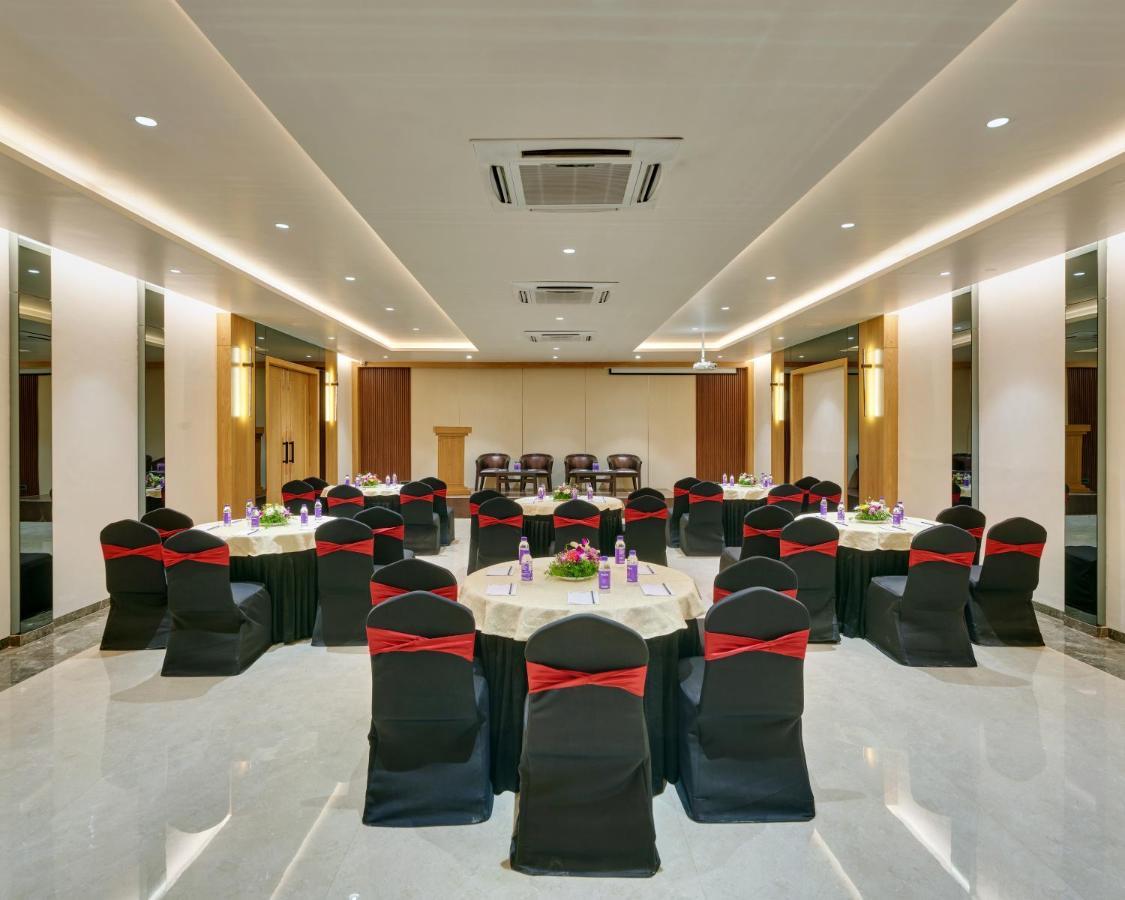 Regenta Place Raysons كولهابور المظهر الخارجي الصورة